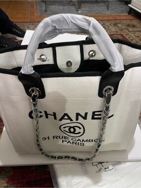 GWP Chanel Tote Bag Canvas Beige Large/ VIP